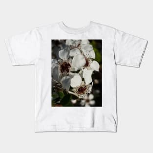 Manuka flowers Kids T-Shirt
